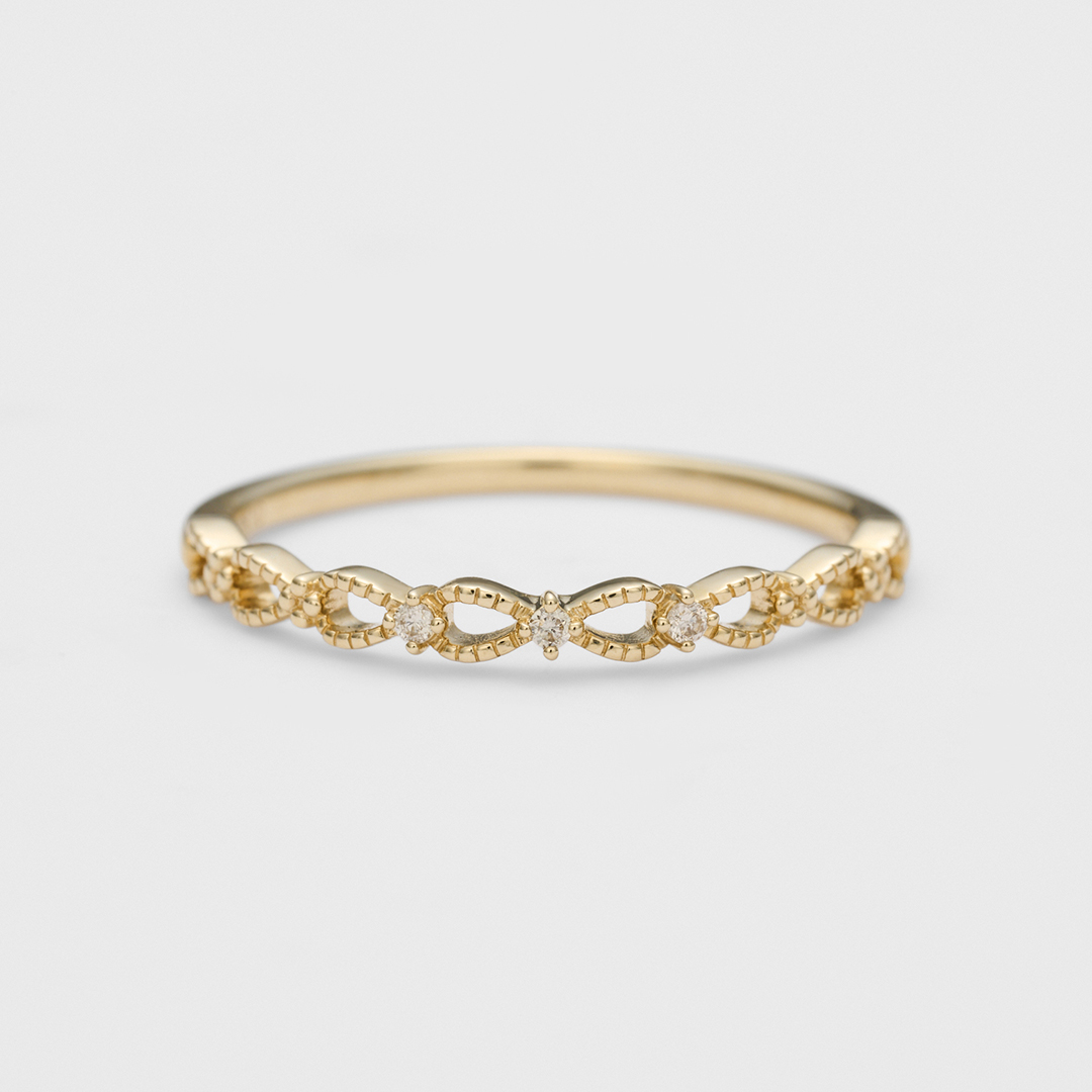 無限の約束を込めた、エタニティリング