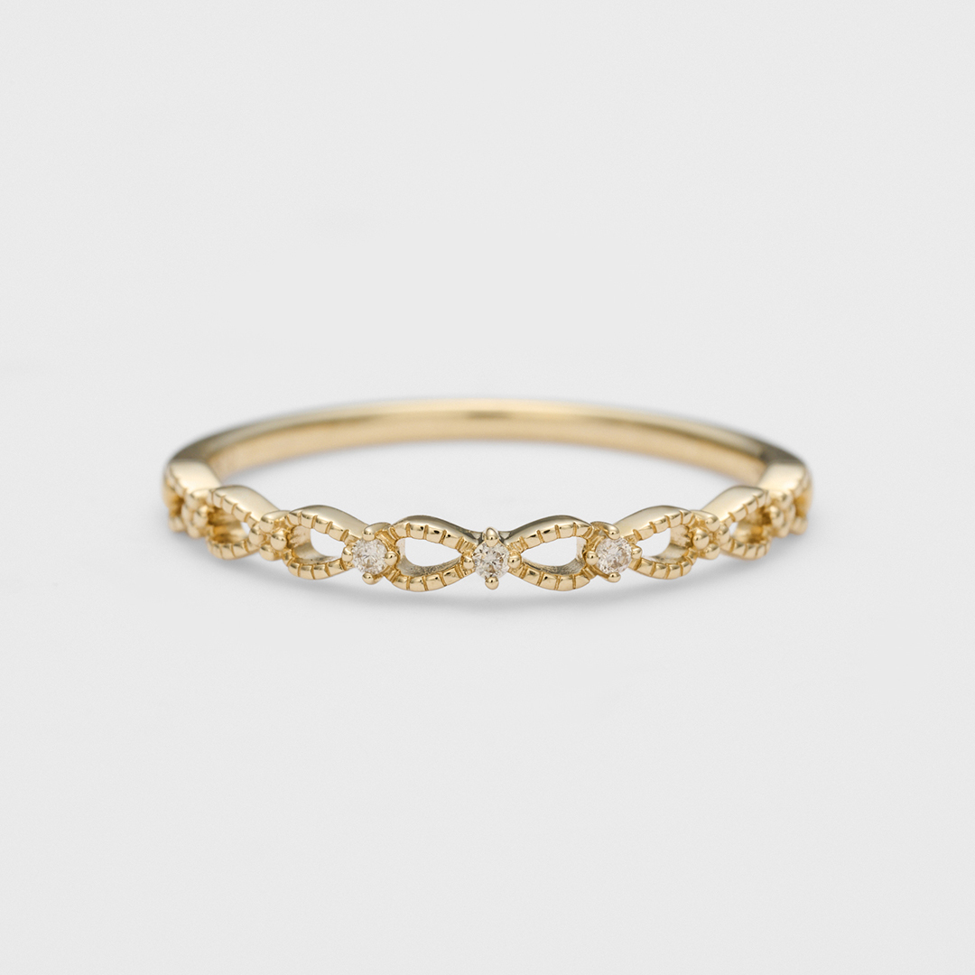 無限の約束を込めた、エタニティリング