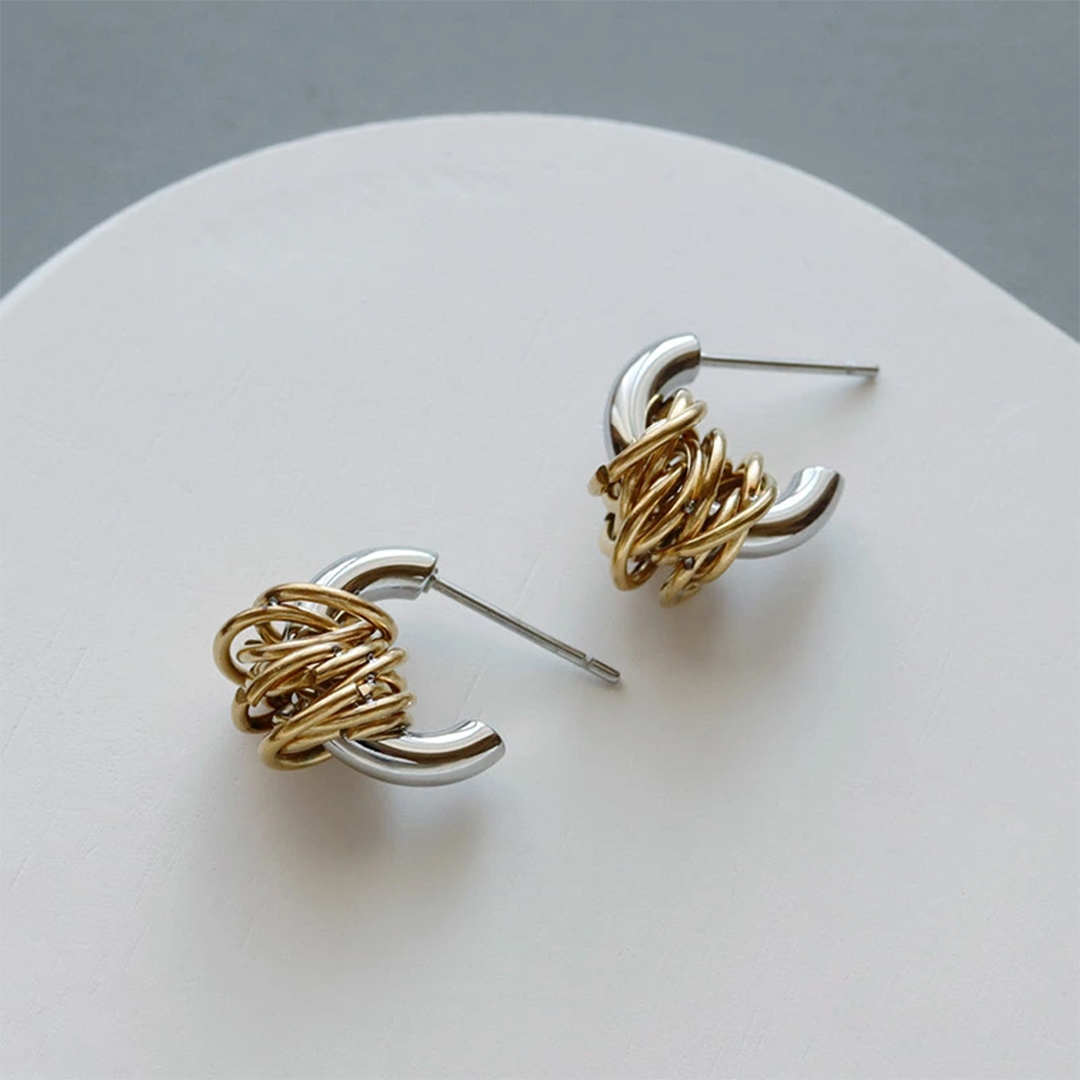 「ツートーン・ノット」スタッドピアス