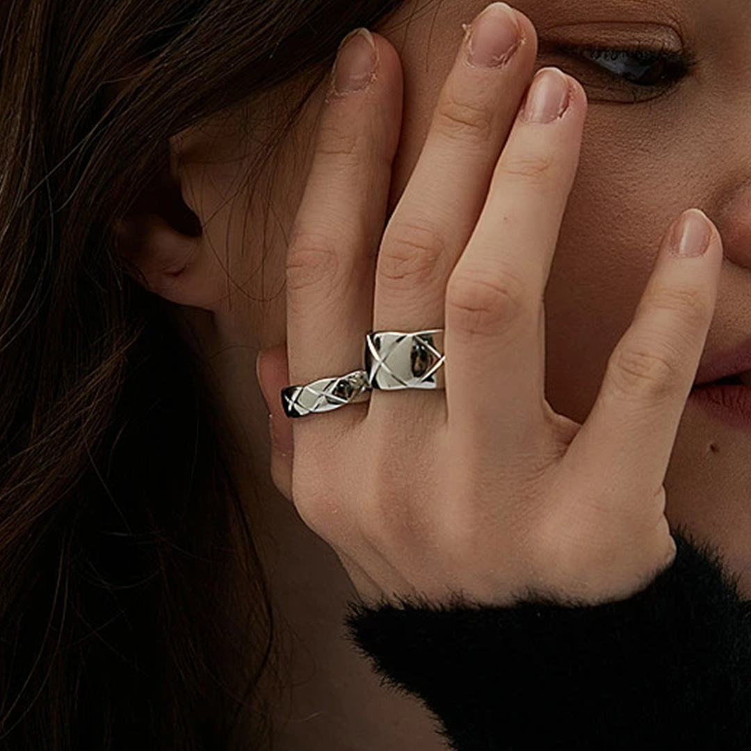 家族の小さな格子のぬくもりリング 