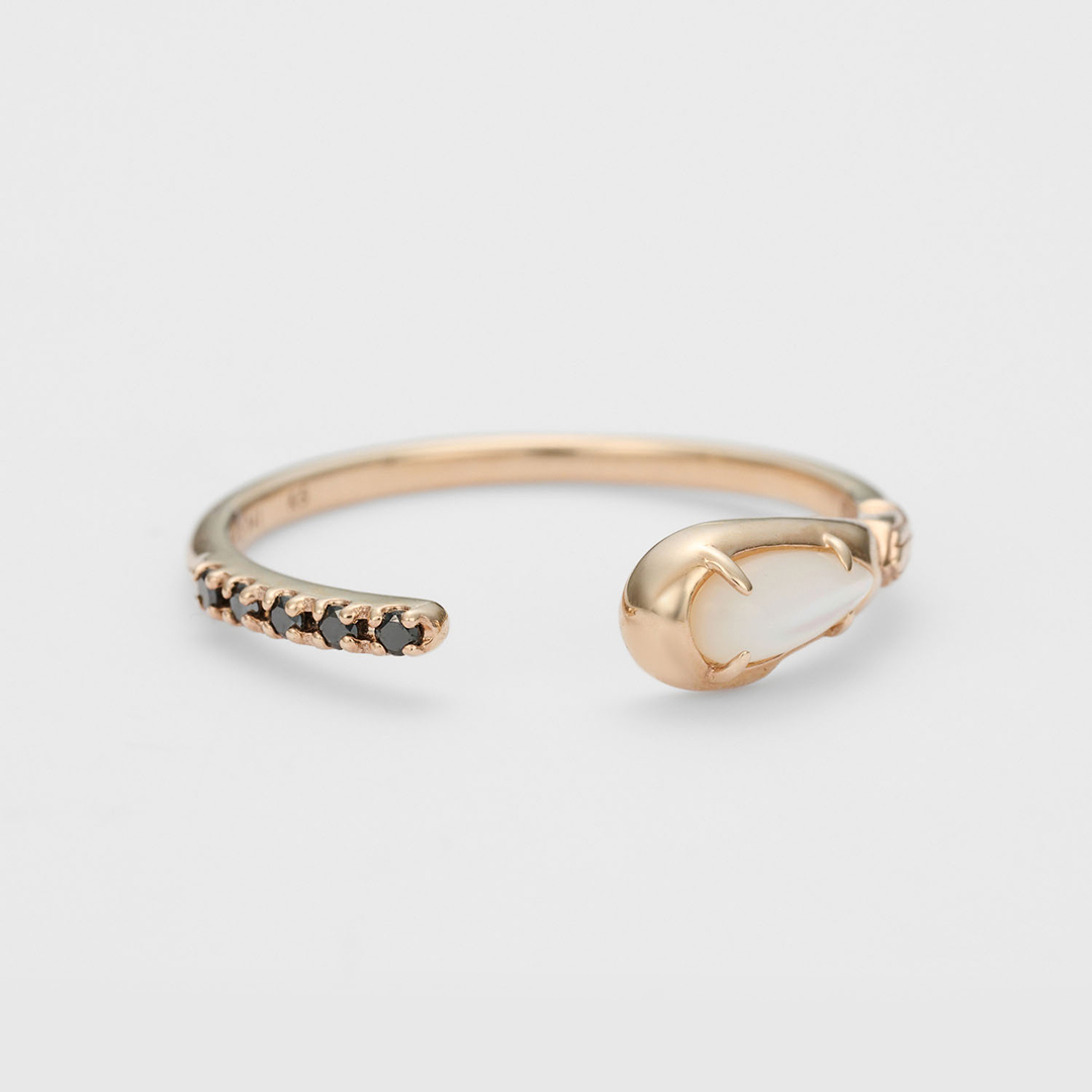 永遠の守りを宿す、蛇のリング