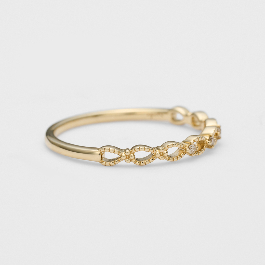 無限の約束を込めた、エタニティリング