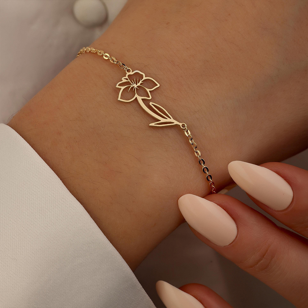 わたしだけの物語を咲かせる、誕生花のブレスレット