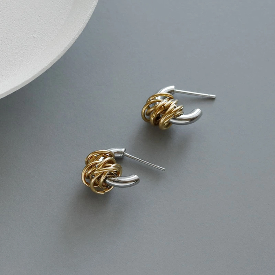 「ツートーン・ノット」スタッドピアス