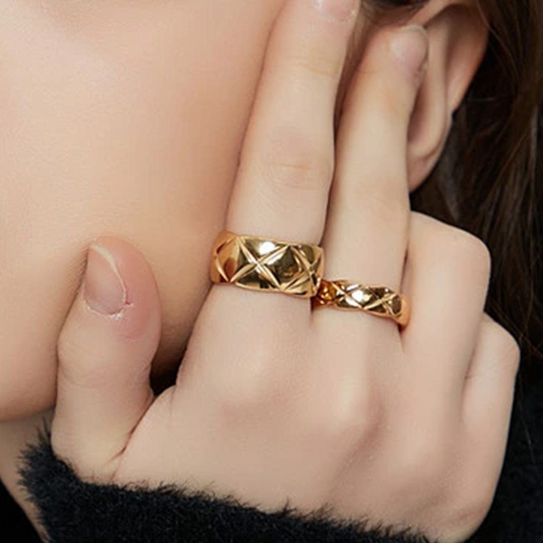 家族の小さな格子のぬくもりリング 