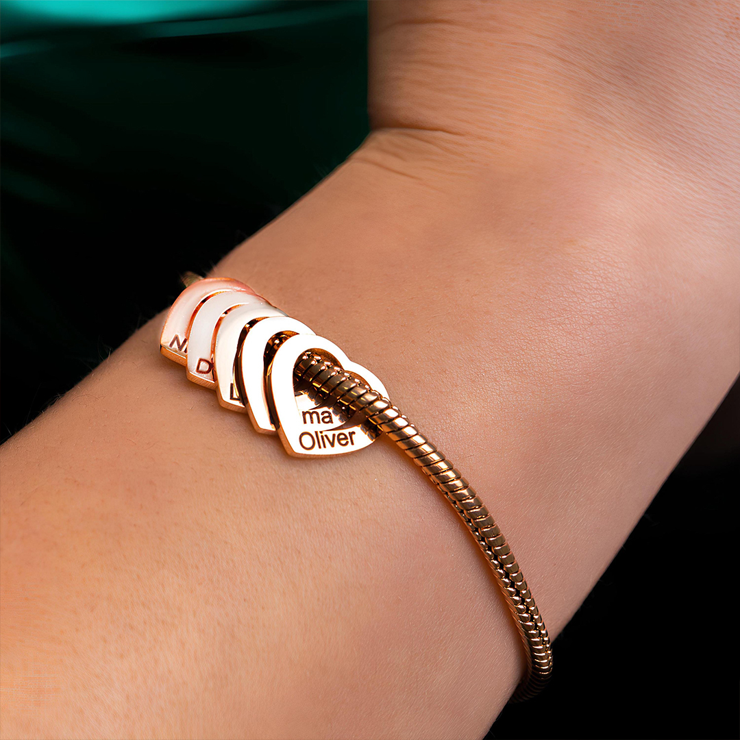 お孫さんの名前を刻む1〜5名カスタムバングル