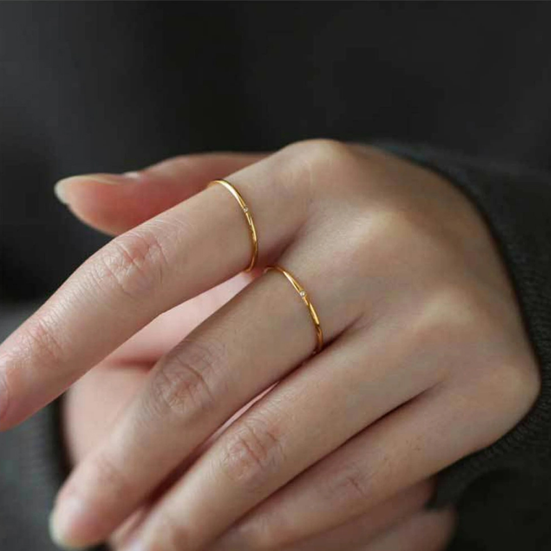 「きらめきの細道」スリムダイヤモンドリング