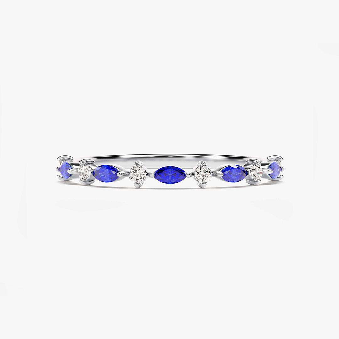 愛を刻む、あなただけのネームネックレス