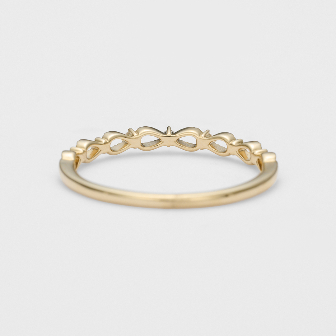 無限の約束を込めた、エタニティリング