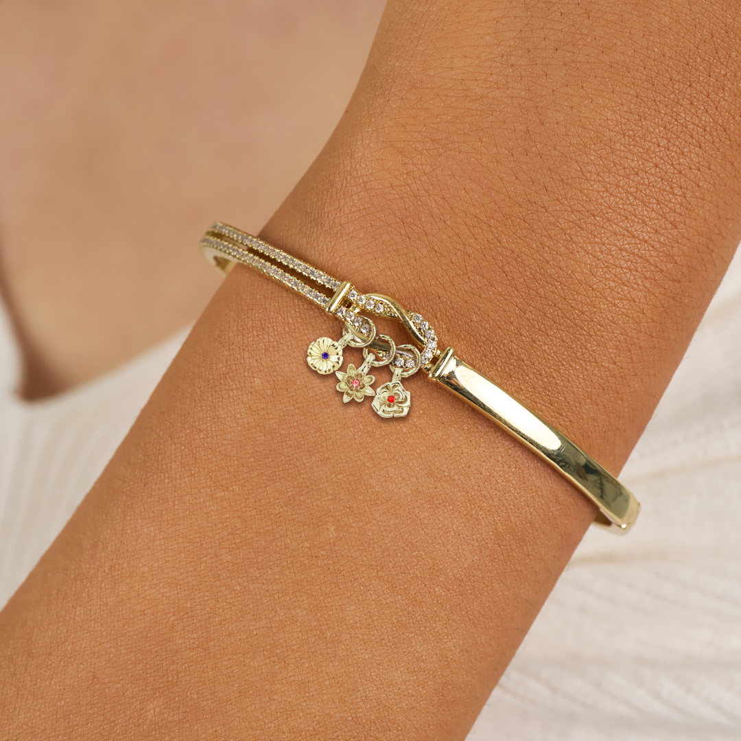 Personalized 1-12 Birthflowers Gift For Grandmom Knot Bangle
