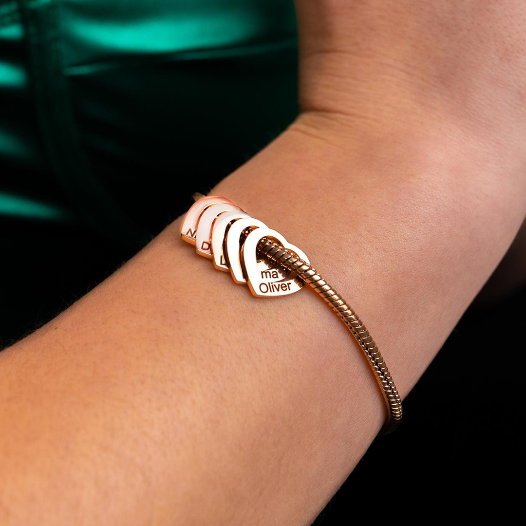 お孫さんの名前を刻む1〜5名カスタムバングル