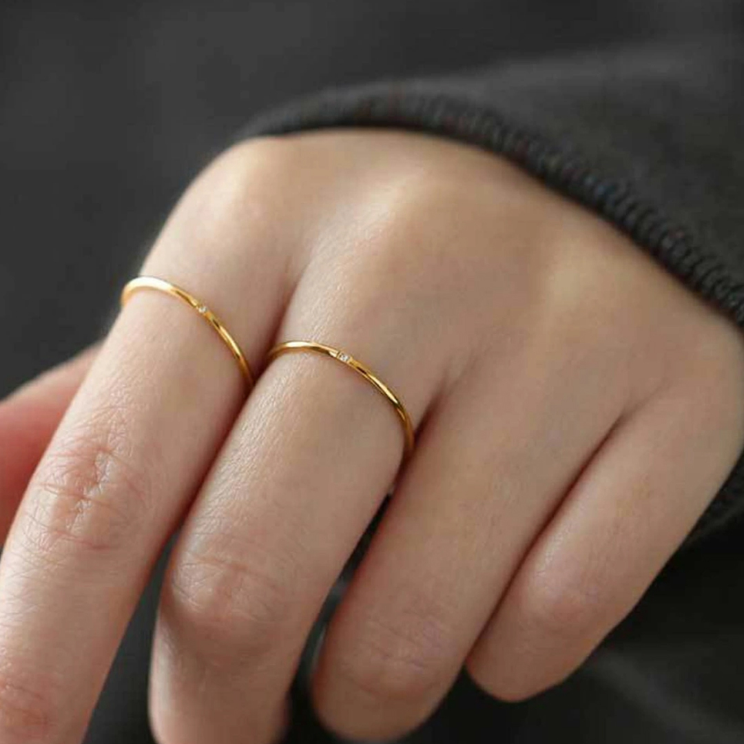 「きらめきの細道」スリムダイヤモンドリング