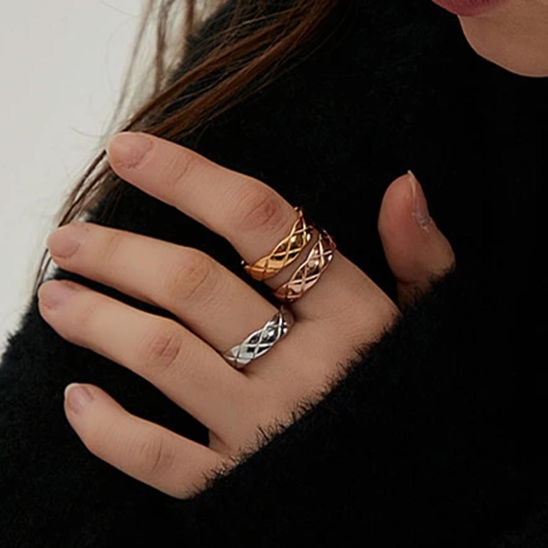 家族の小さな格子のぬくもりリング 