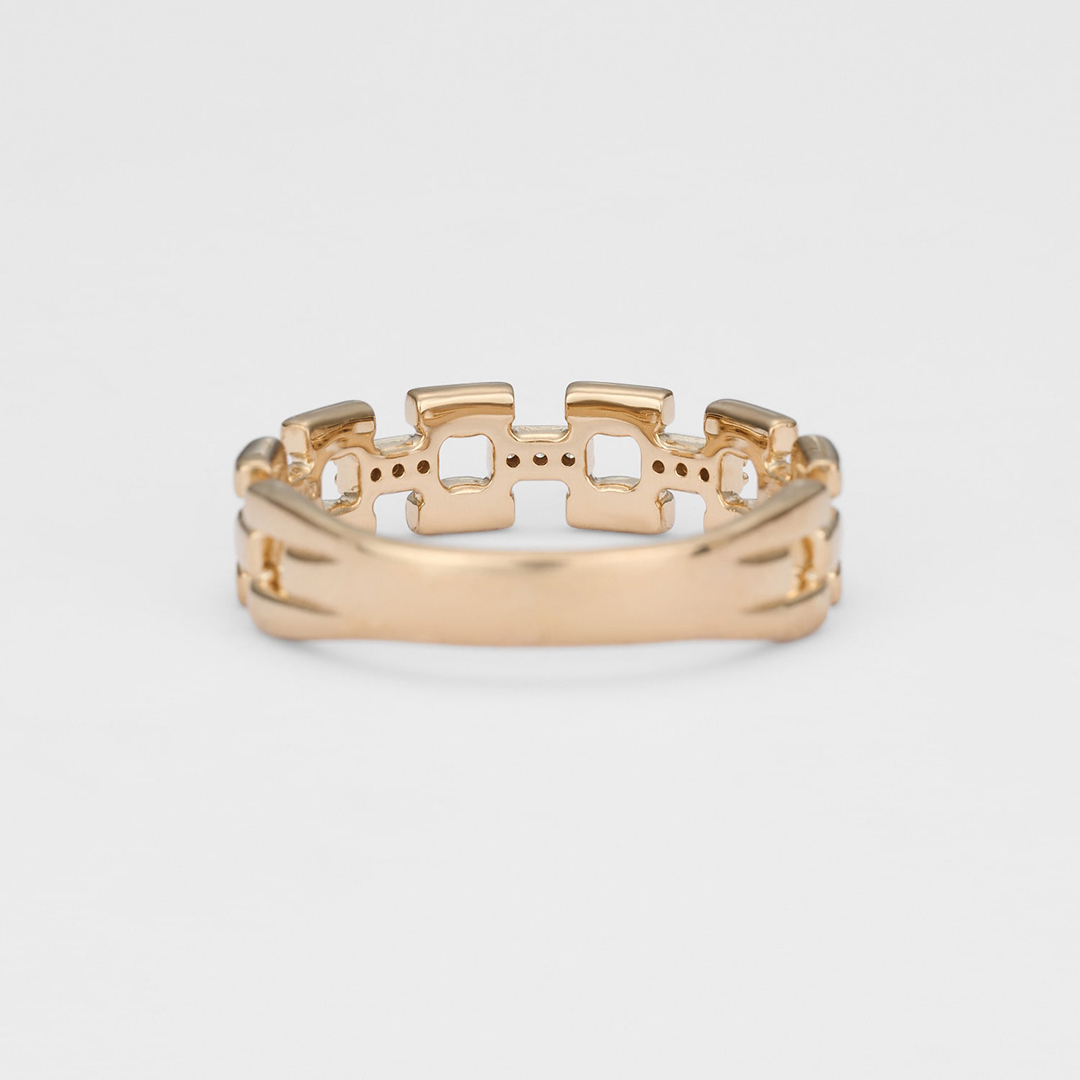 絆を紡ぐ、チェーンデザインのリング