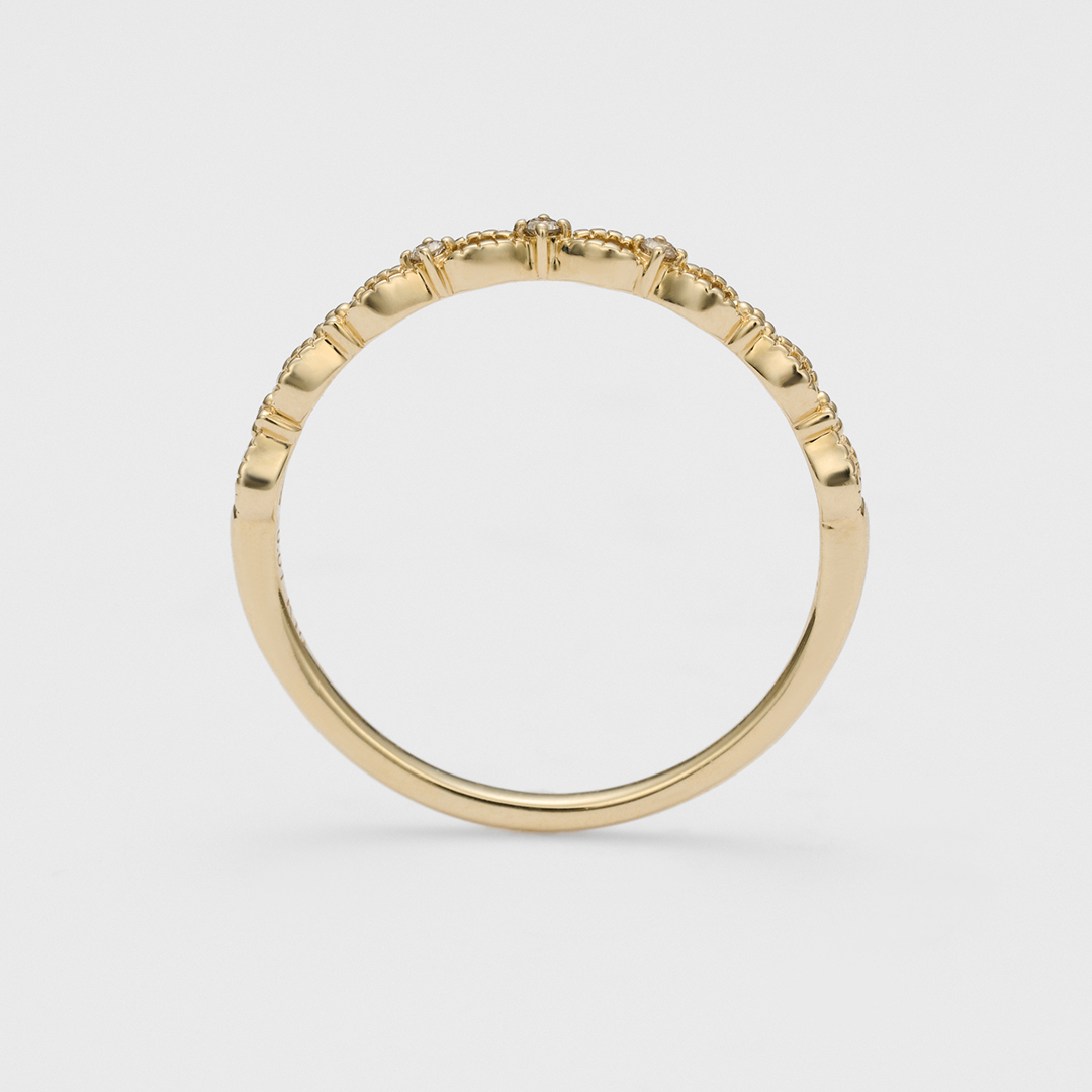 無限の約束を込めた、エタニティリング