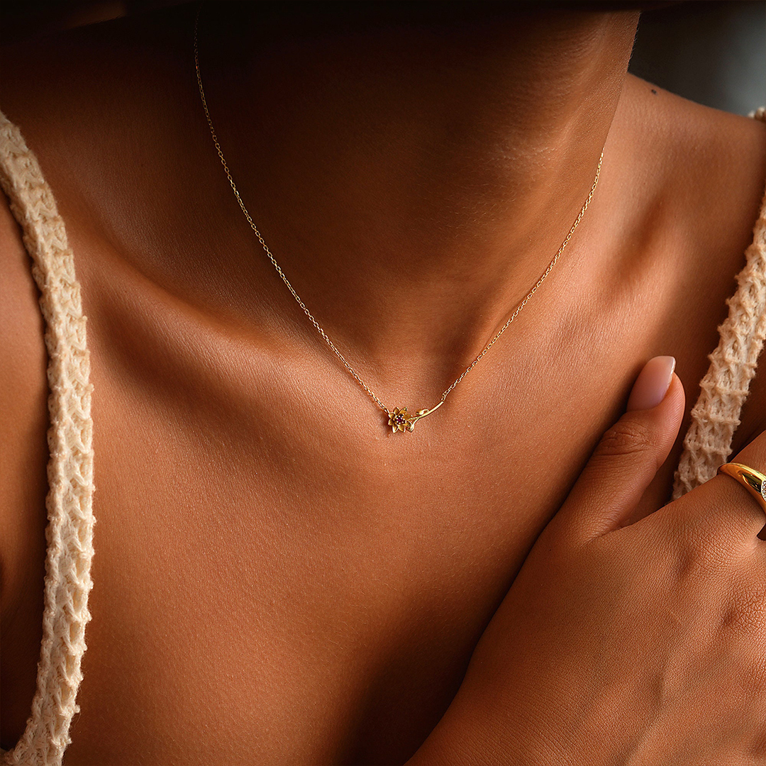 あなたのはじまりを花で綴るネックレス