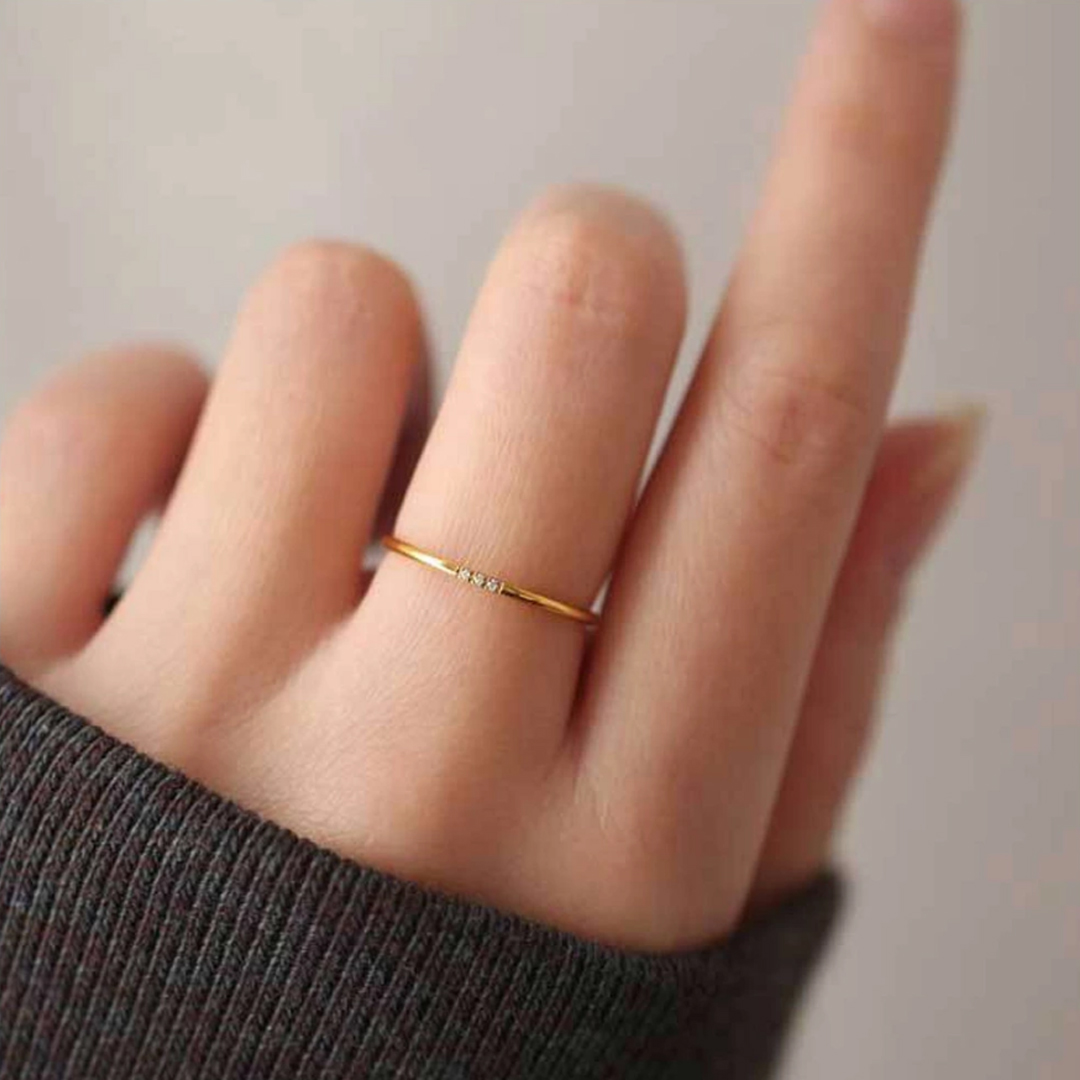 「きらめきの細道」スリムダイヤモンドリング