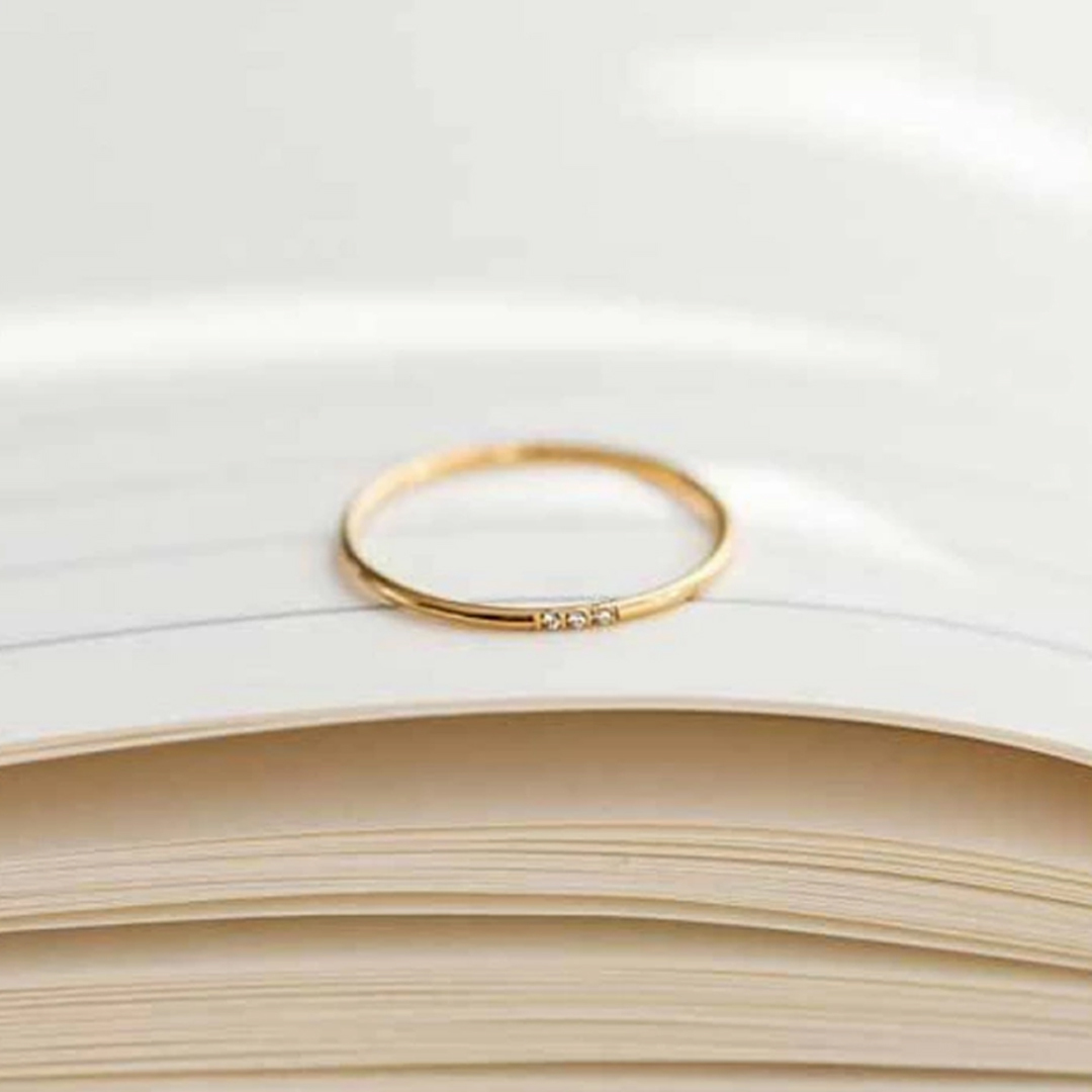 「きらめきの細道」スリムダイヤモンドリング