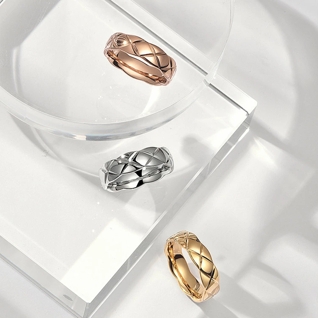 家族の小さな格子のぬくもりリング 