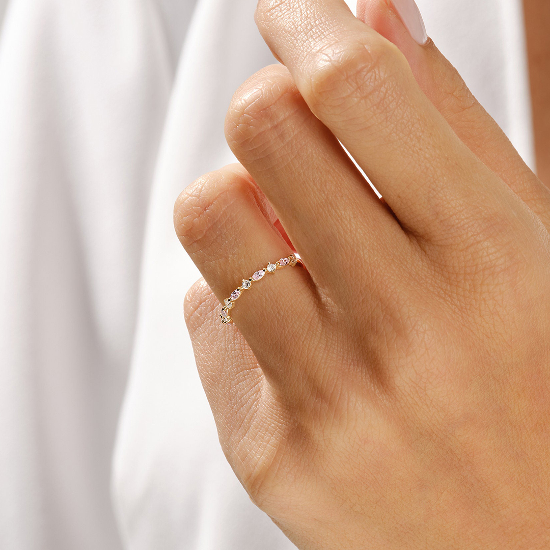 愛を刻む、あなただけのネームネックレス