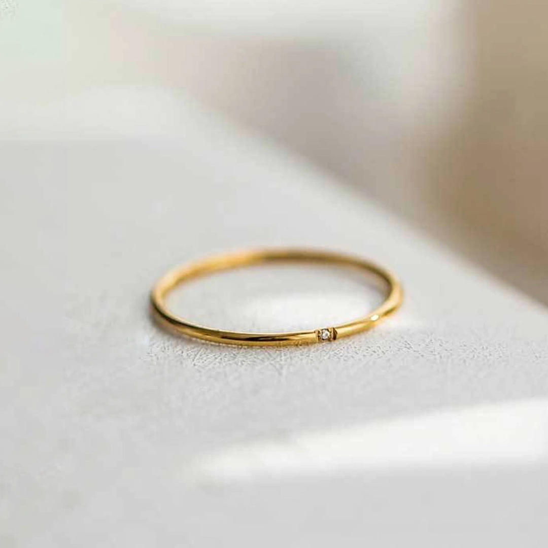 「きらめきの細道」スリムダイヤモンドリング