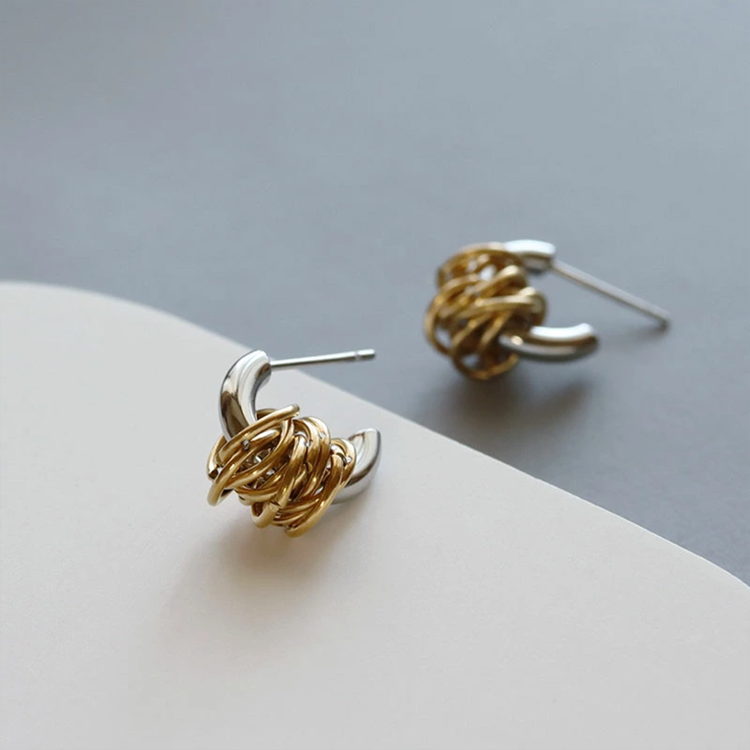 「ツートーン・ノット」スタッドピアス