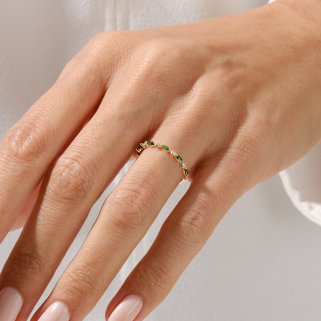 愛を刻む、あなただけのネームネックレス