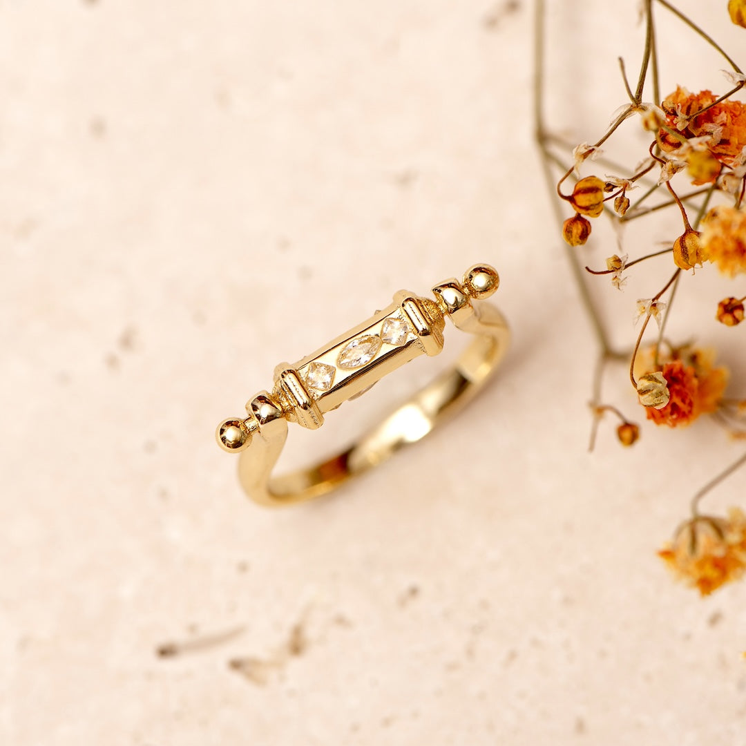 心に安らぎをもたらすゴールデンスピナーリング