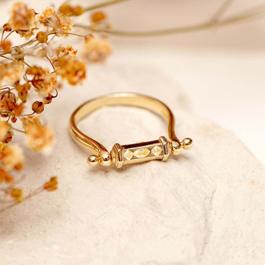 心に安らぎをもたらすゴールデンスピナーリング