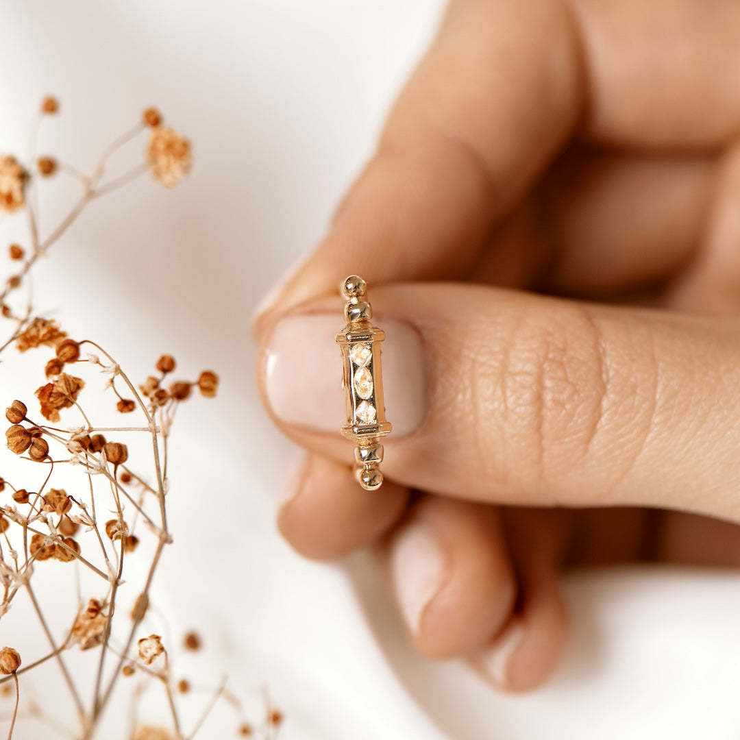 心に安らぎをもたらすゴールデンスピナーリング