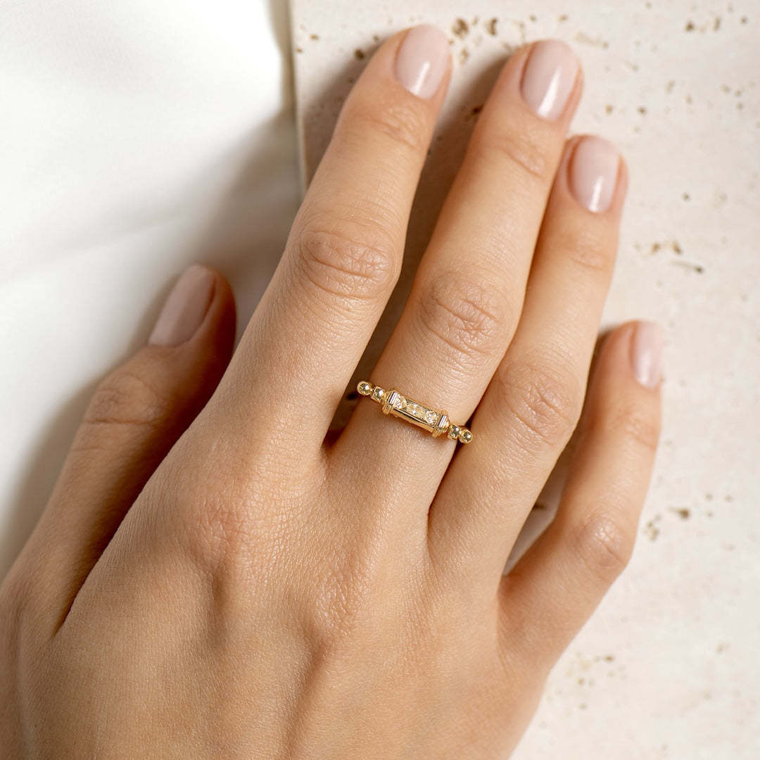 心に安らぎをもたらすゴールデンスピナーリング