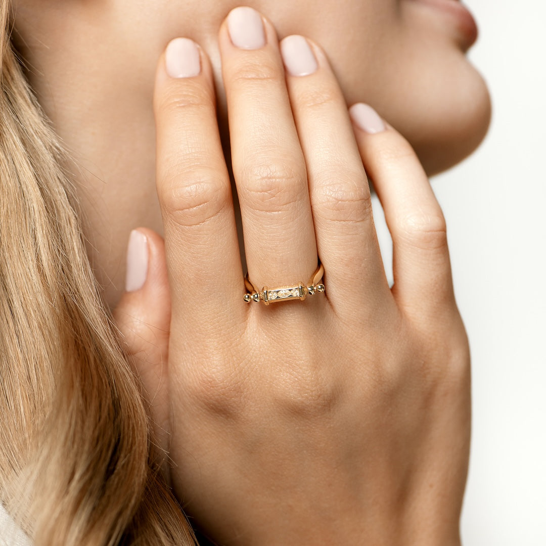 心に安らぎをもたらすゴールデンスピナーリング