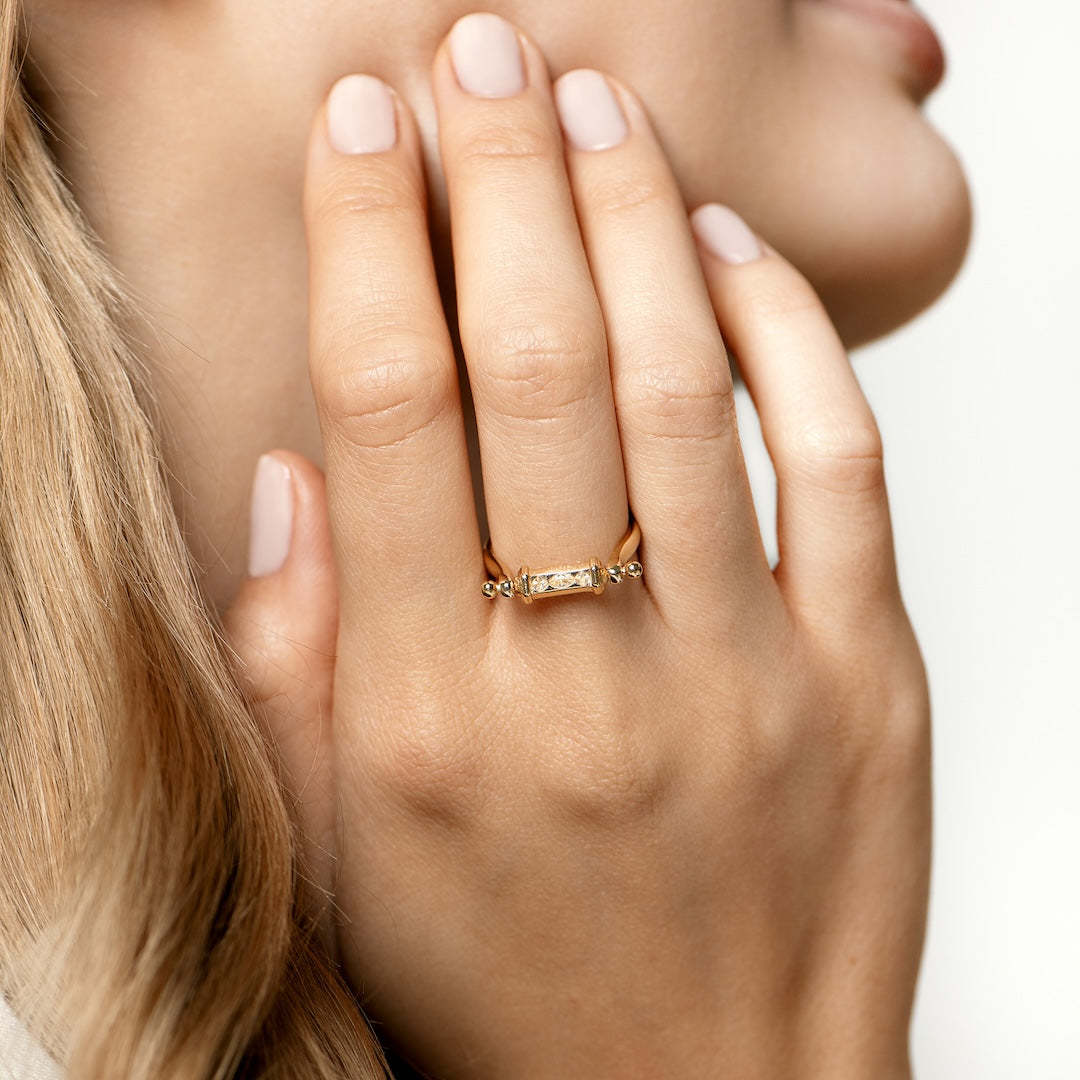 心に安らぎをもたらすゴールデンスピナーリング