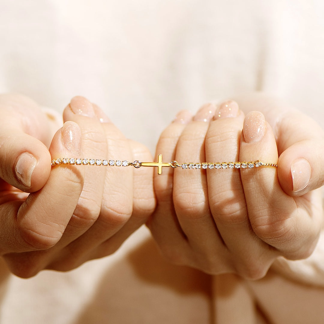 信じる心をそっと添えて・クロスブレスレット