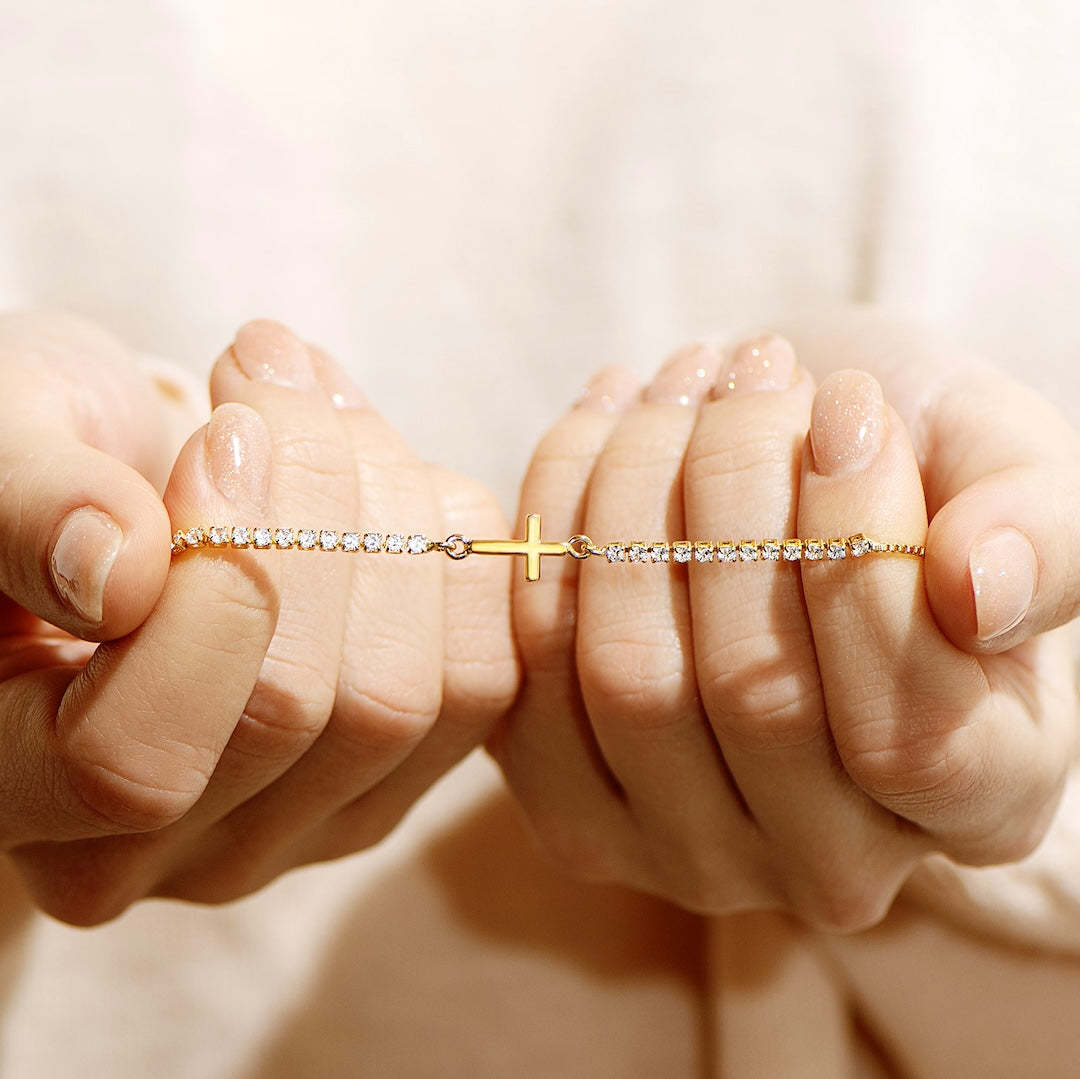 信じる心をそっと添えて・クロスブレスレット