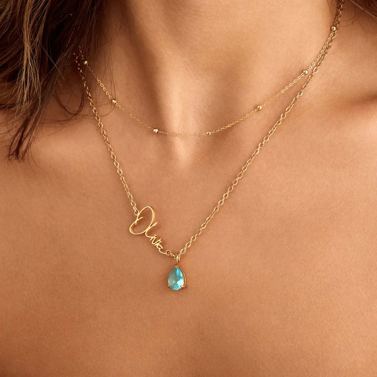 サインネームと誕生石のネックレス