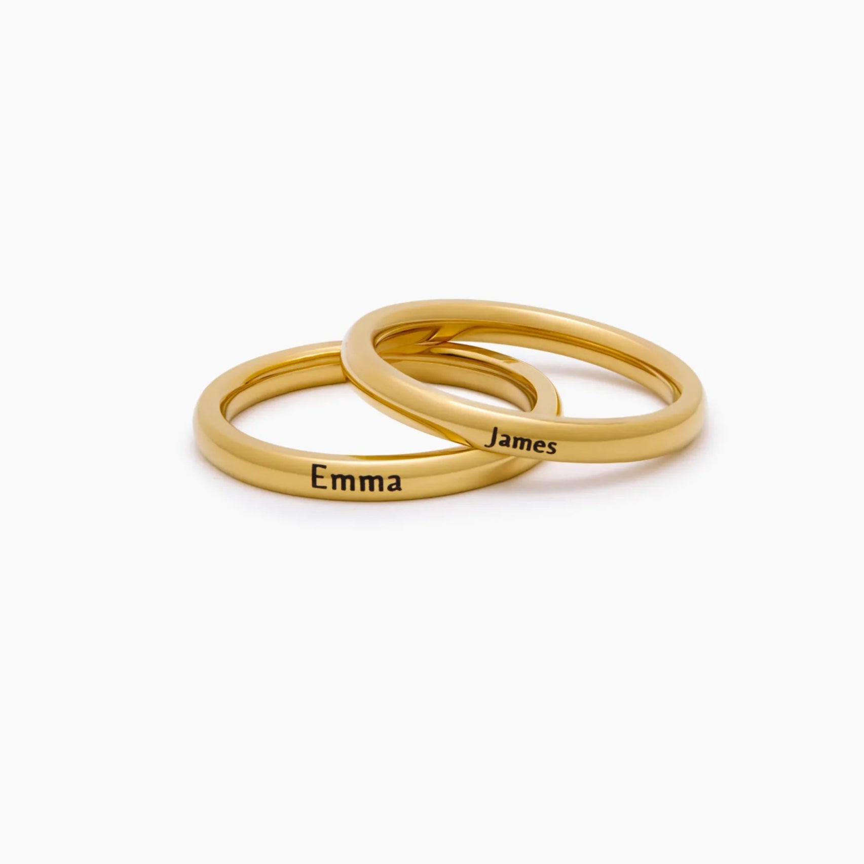 繊細な重ね着け可能な名前のリング