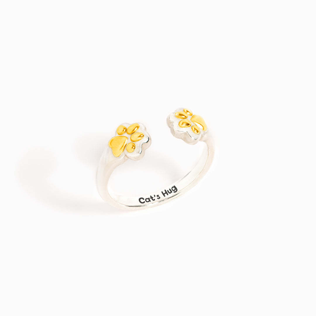 猫の肉球ハグリング