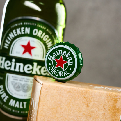 The Clink (Cap In Bottle) by IARVEL MAGIC & WONDER HOUSE