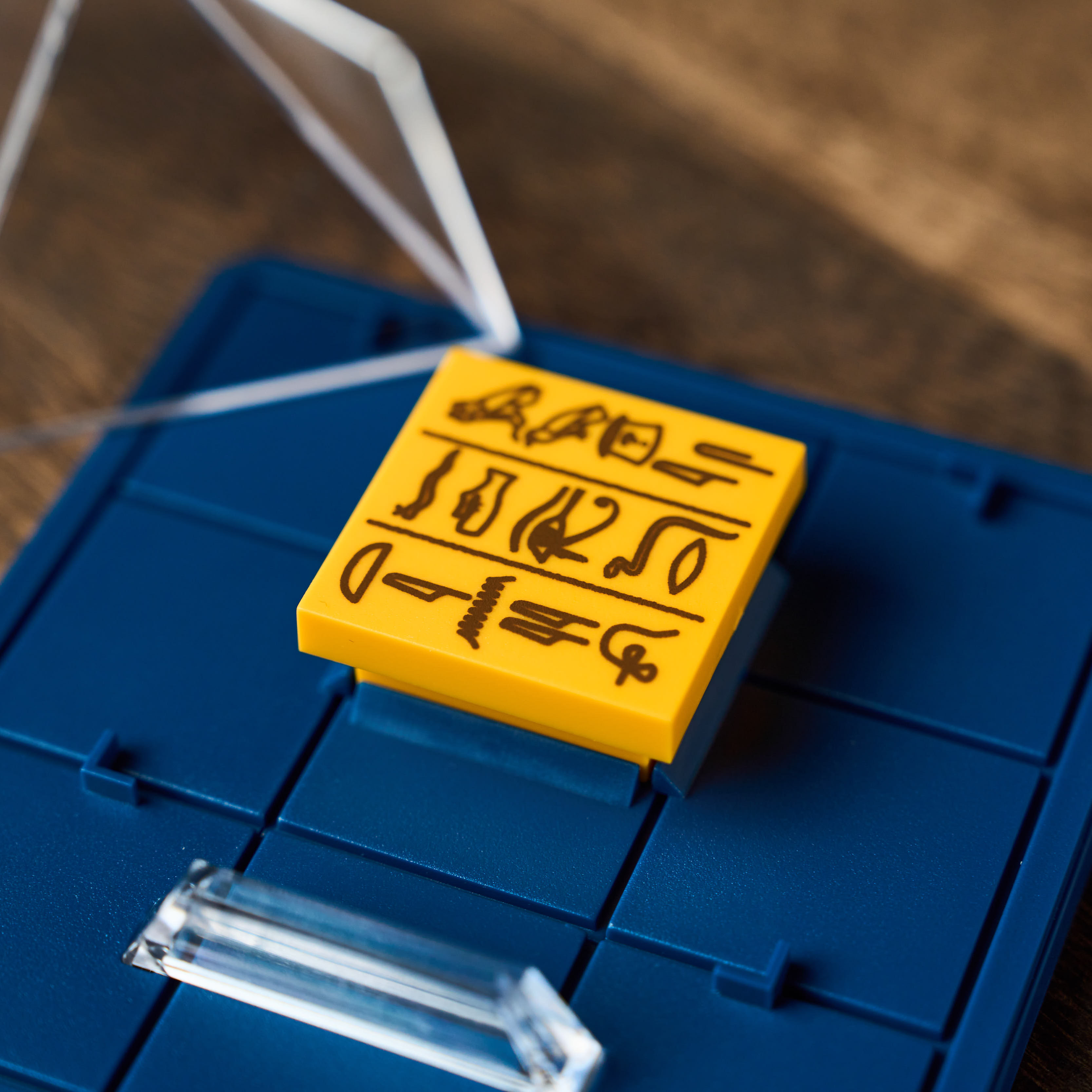 ピラミッドミステリー/Crystal Pyramid by Tenyo Magic – IARVEL MAGIC