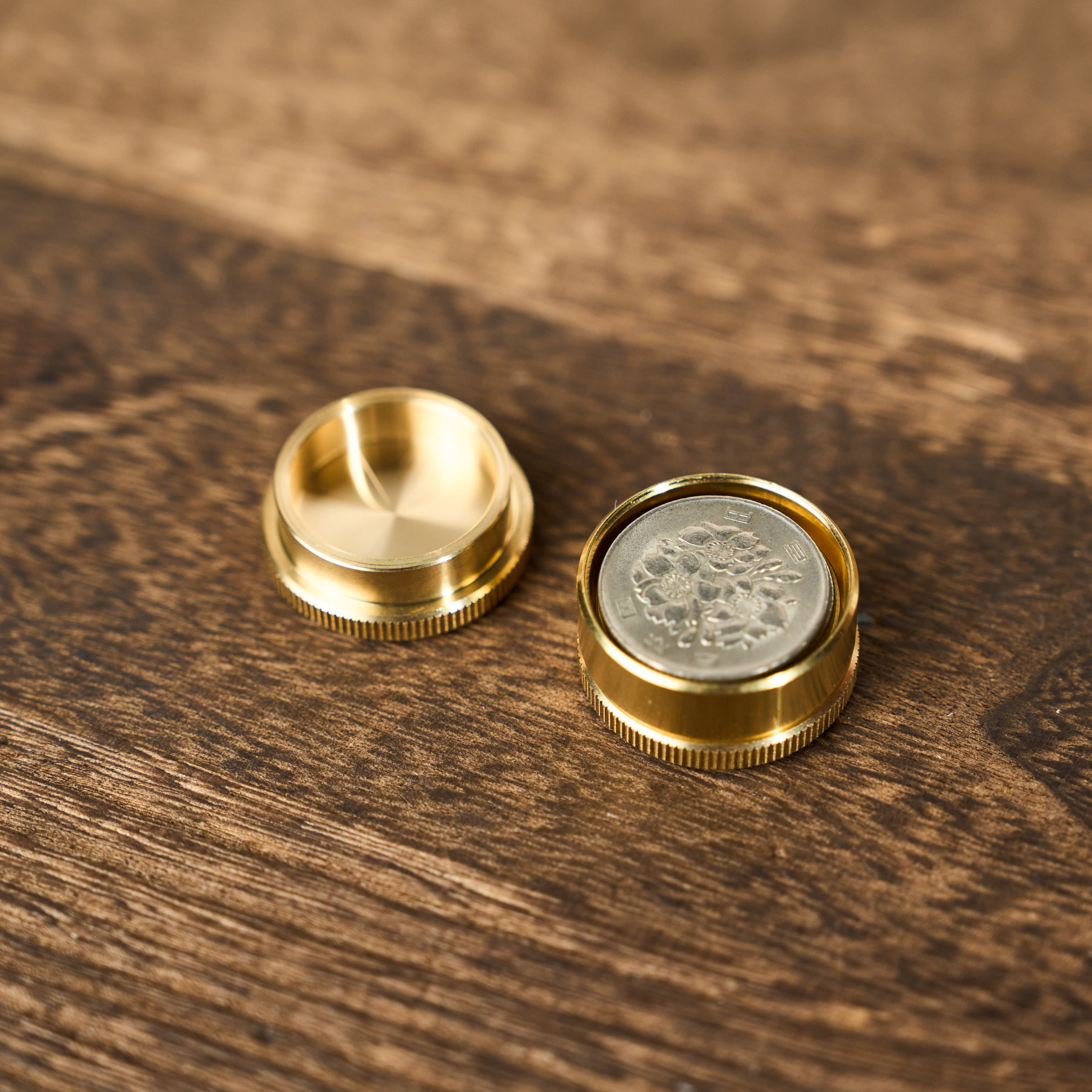 Dynamic Coins by Tenyo Magic