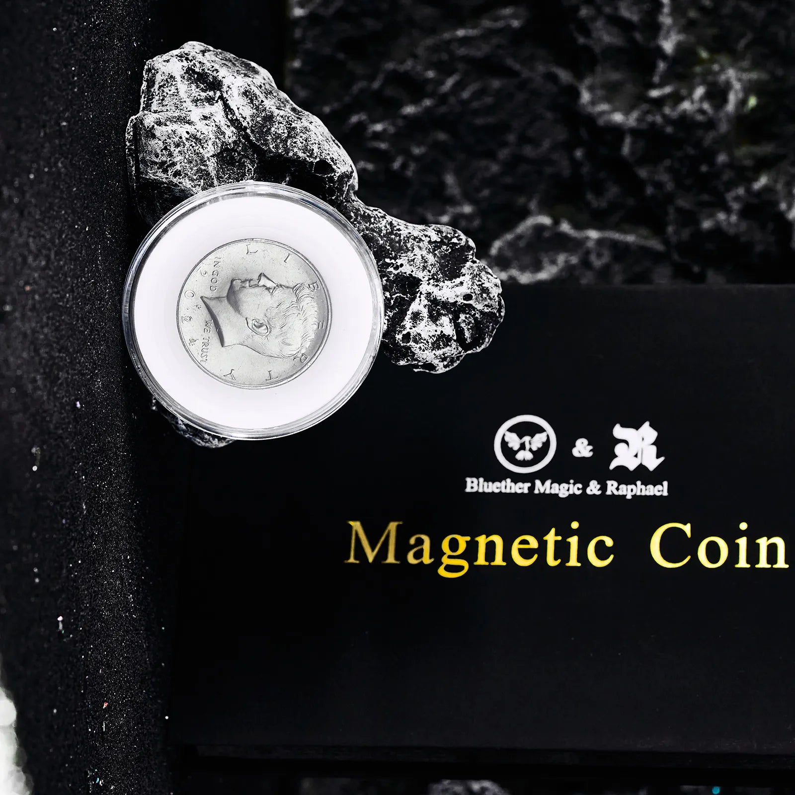 Magnetic Coin by Bluether Magic and Raphael