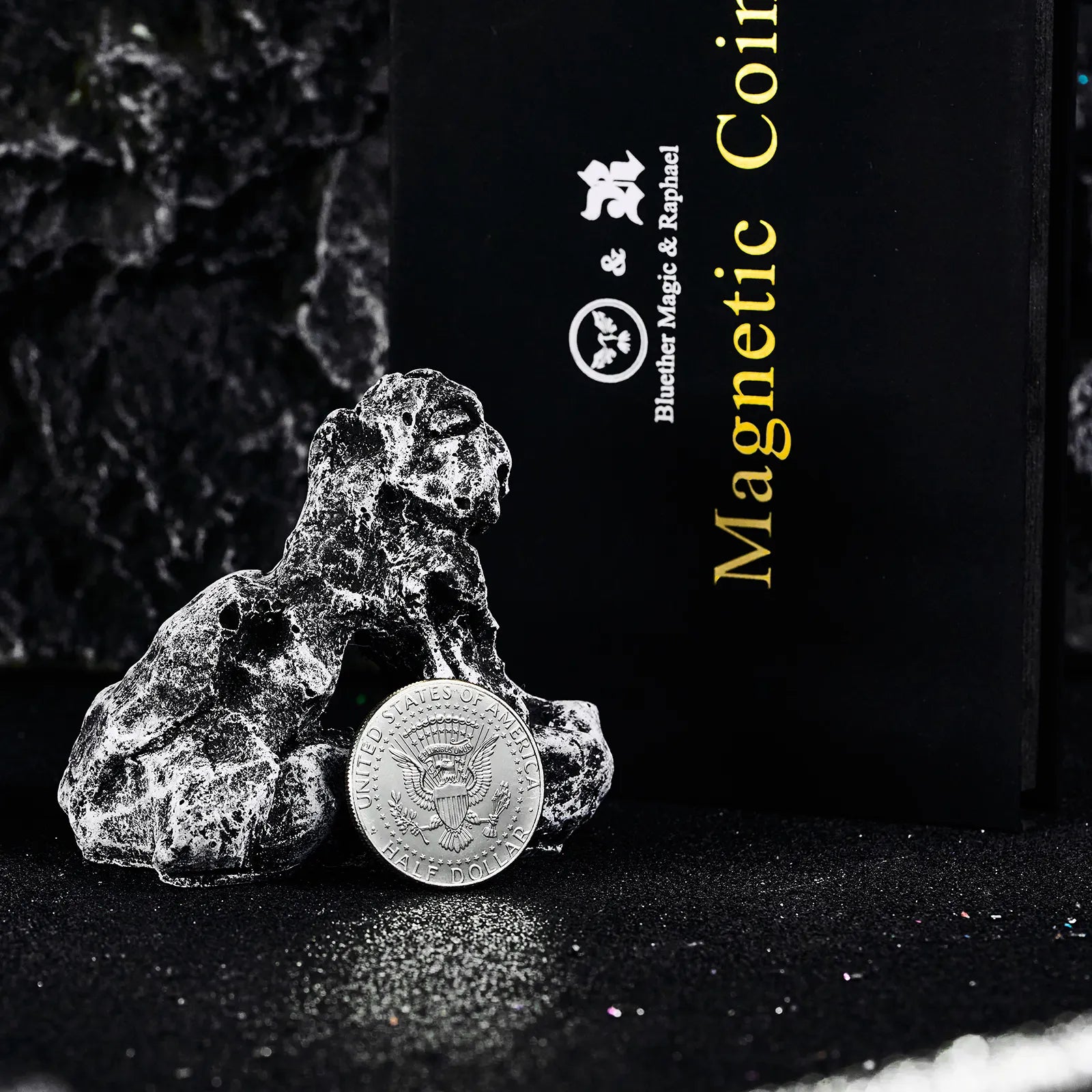 スーパーストロング　マグネティックコイン/Magnetic Coin by Bluether Magic and Raphael