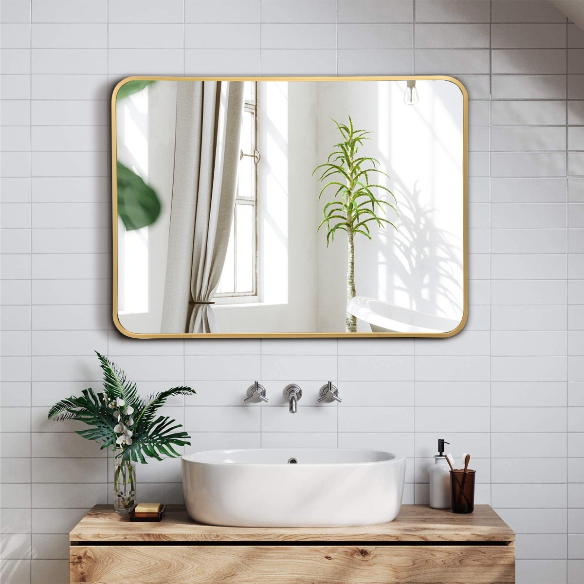 Ellegnt Rectangular Mirror with Aluminum Alloy Frame for Bathroom