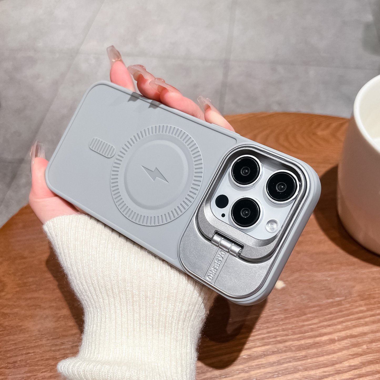 🔥Hot Sale🔥iPhone full-cover silicone magnetic super cool lightning mobile phone case with lens holder