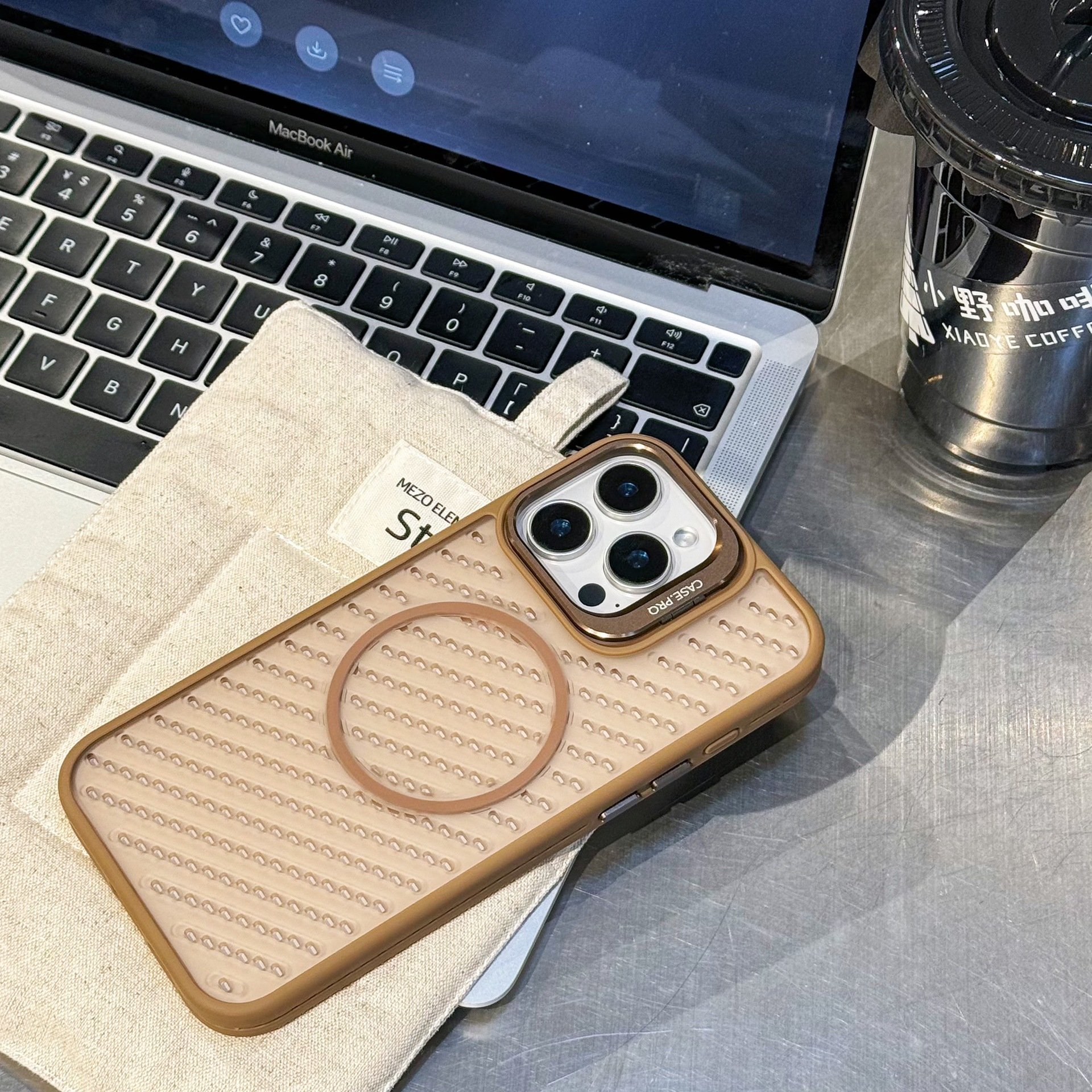 Hollow heat dissipation magnetic case with lens holder suitable for iPhone 16/15/14/13/12 series