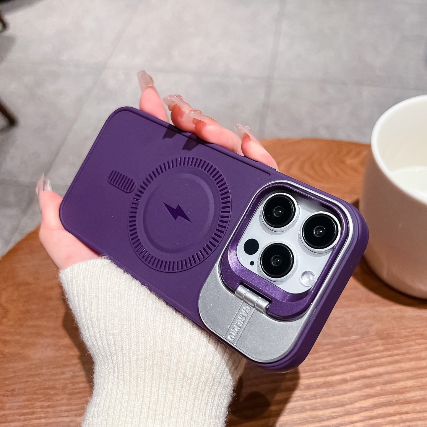 🔥Hot Sale🔥iPhone full-cover silicone magnetic super cool lightning mobile phone case with lens holder