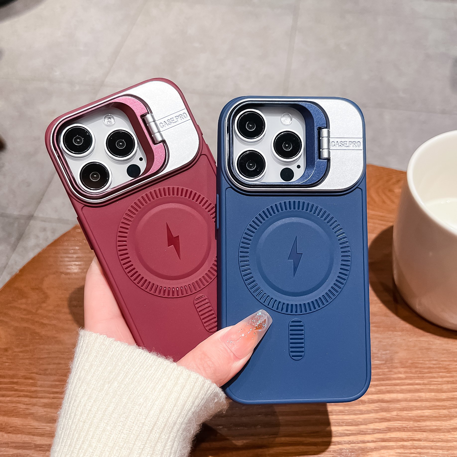 🔥Hot Sale🔥iPhone full-cover silicone magnetic super cool lightning mobile phone case with lens holder