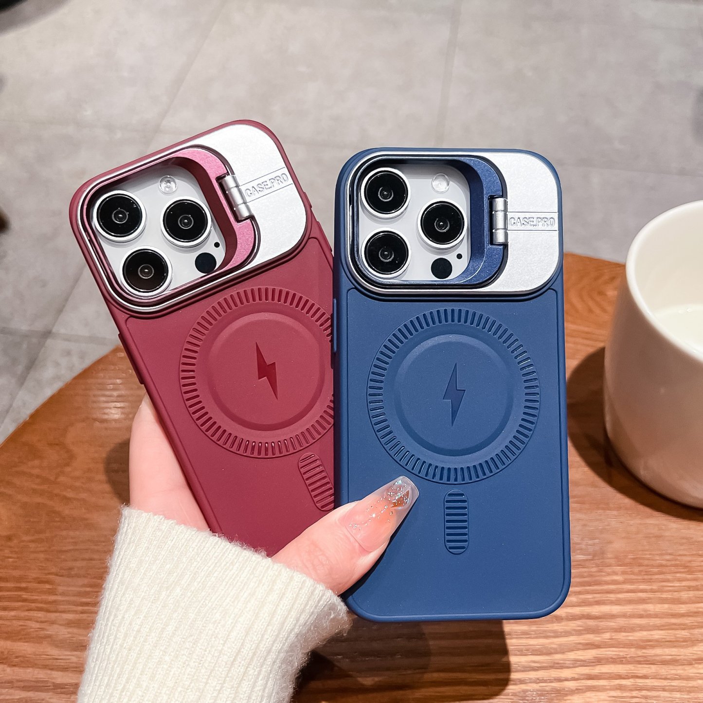 🔥Hot Sale🔥iPhone full-cover silicone magnetic super cool lightning mobile phone case with lens holder