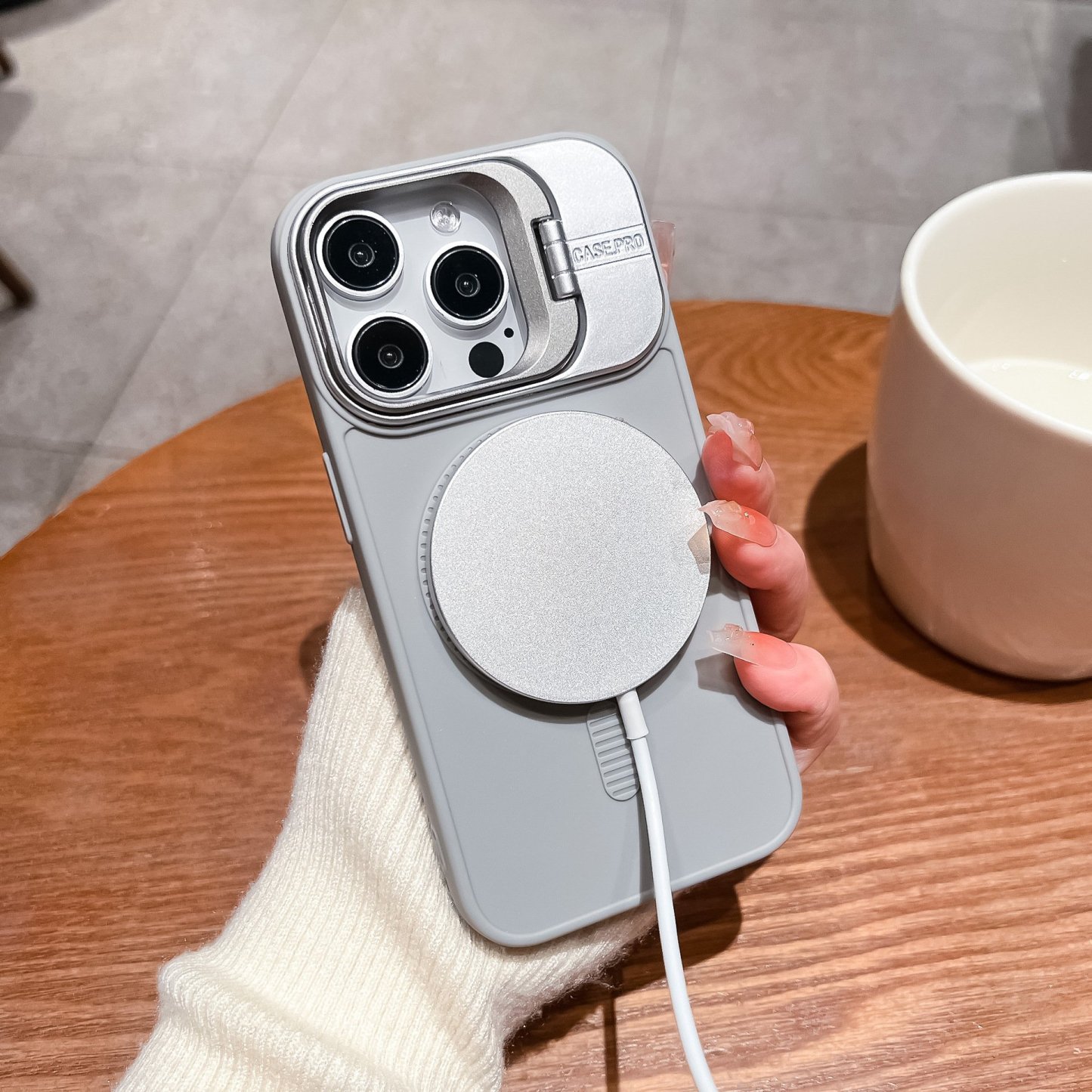 🔥Hot Sale🔥iPhone full-cover silicone magnetic super cool lightning mobile phone case with lens holder